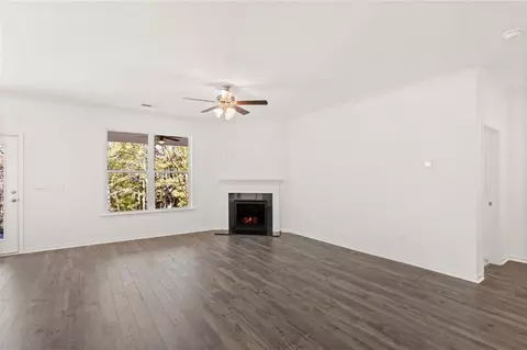 Living - 13541 Whitman Ln, Covington, GA 30014 photo 3 of 3
