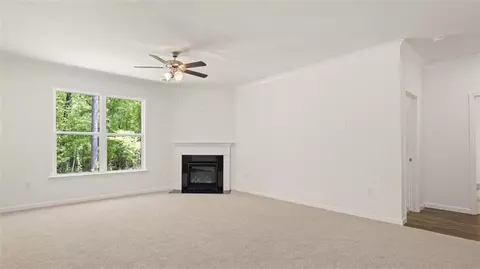 Living - 13541 Whitman Ln, Covington, GA 30014 photo 2 of 3