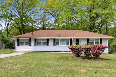 132 Arnold Pl, Jonesboro, GA 30236