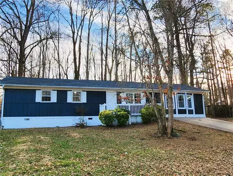 212 Valerie Cir, Hiram, GA 30141