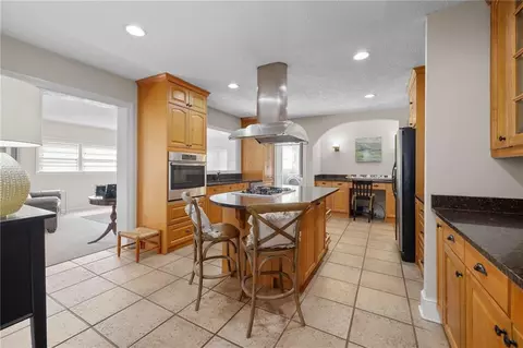 Kitchen - 203 Chenocetah Dr, Cornelia, GA 30531 photo 4 of 6