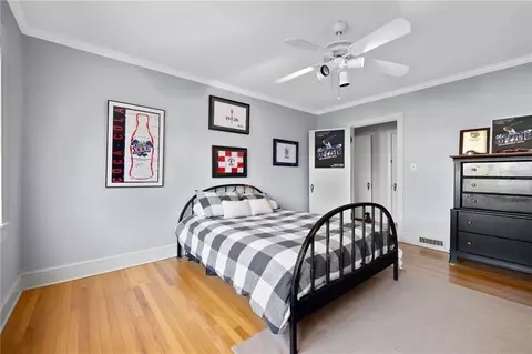 Bedroom - 203 Chenocetah Dr, Cornelia, GA 30531 photo 4 of 6