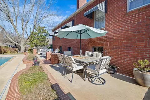 Exterior - 203 Chenocetah Dr, Cornelia, GA 30531 photo 7 of 21