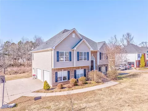 121 Magnolia Dr SE, Calhoun, GA 30701