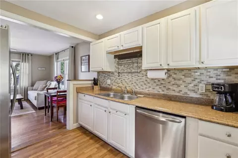 3001 Hilltop Dr, Chamblee, GA 30341 photo 9