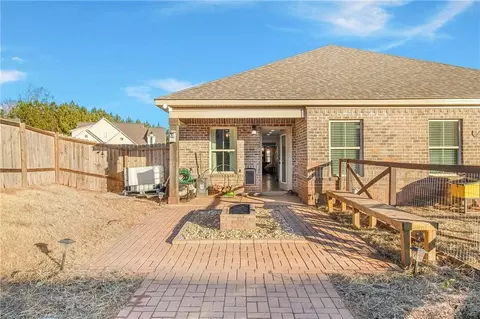 Exterior - 317 Linman Dr, Lagrange, GA 30240 photo 7 of 9