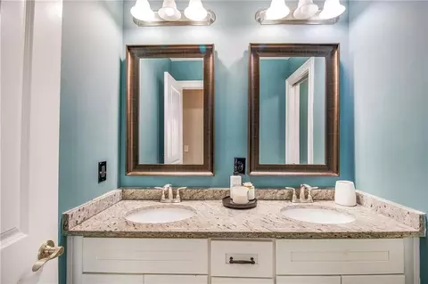 Bath - 317 Linman Dr, Lagrange, GA 30240 photo 5 of 6