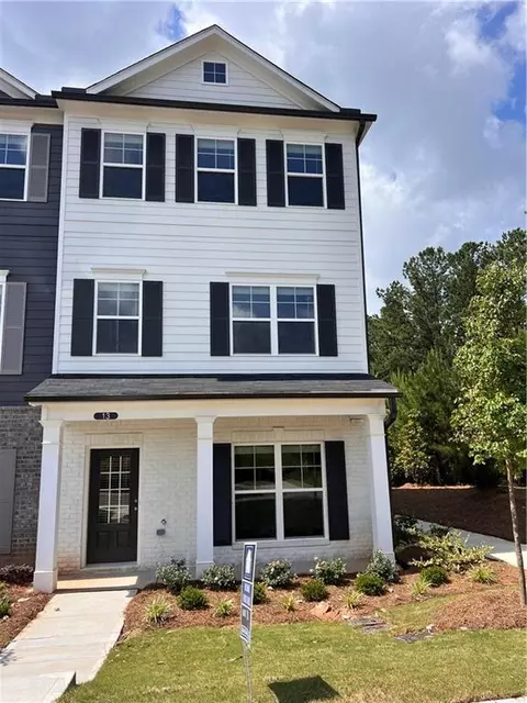 13 Mercury Ln #31, Newnan, GA 30265