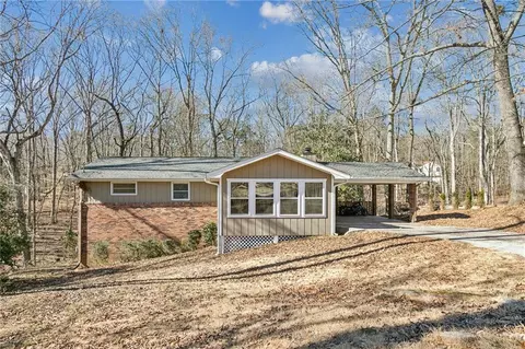 9440 Resort Cir, Gainesville, GA 30506