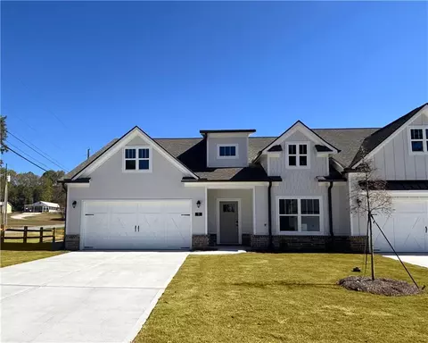 9 Village Ct #1, Cleveland, GA 30528