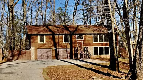 2395 River Run Dr, Douglasville, GA 30135