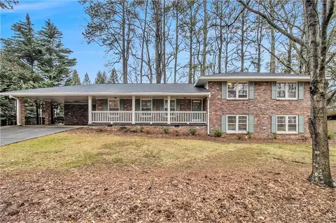 2791 Ponderosa Cir, Decatur, GA 30033