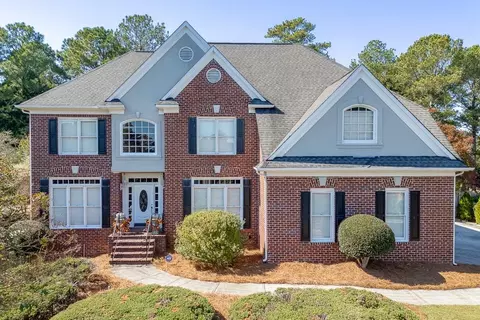 2555 Lynshire Ln, Snellville, GA 30078