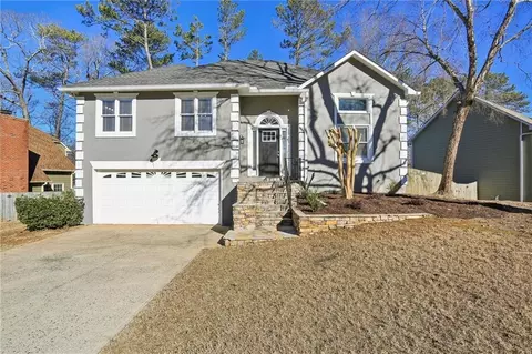 1020 Wellers Ct, Roswell, GA 30076