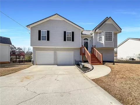 225 Winchester Dr, Villa Rica, GA 30180