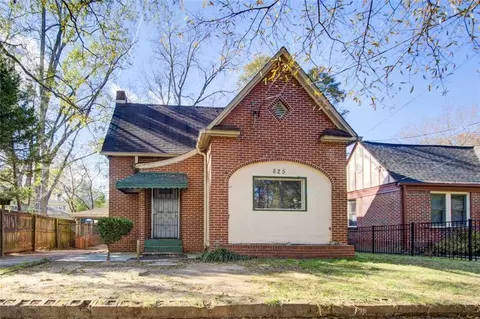 825 E Lake Dr, Decatur, GA 30030