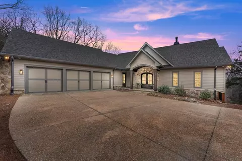 640 N Shore Dr, Cleveland, GA 30528