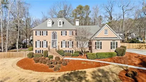 2085 Innsfail Dr, Snellville, GA 30078