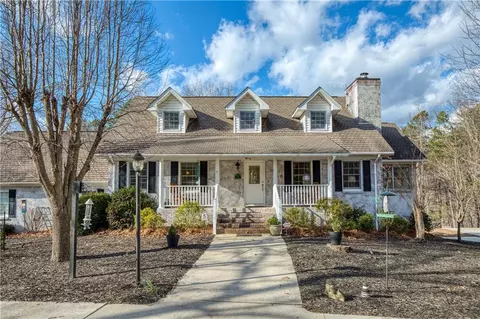 1093 Robinson Rd, Dahlonega, GA 30533