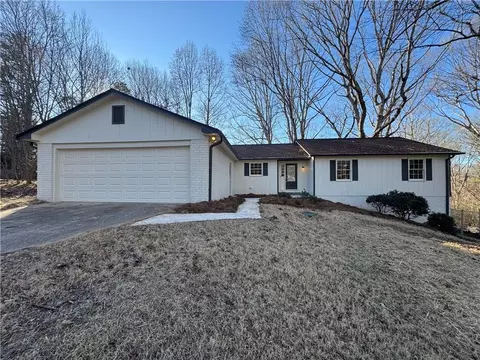 4986 Red Oak Dr, Gainesville, GA 30506