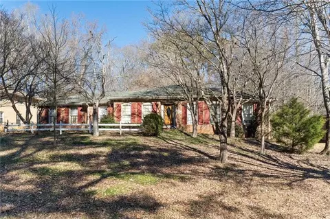 260 Alpine Dr, Roswell, GA 30075