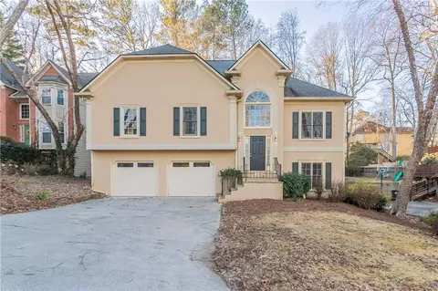 208 Tennis Court Ln NW, Kennesaw, GA 30144
