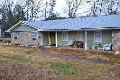 352 Hancock Dr, Ellijay, GA 30540