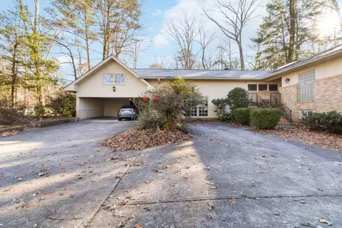 911 Vistavia Cir, Decatur, GA 30033