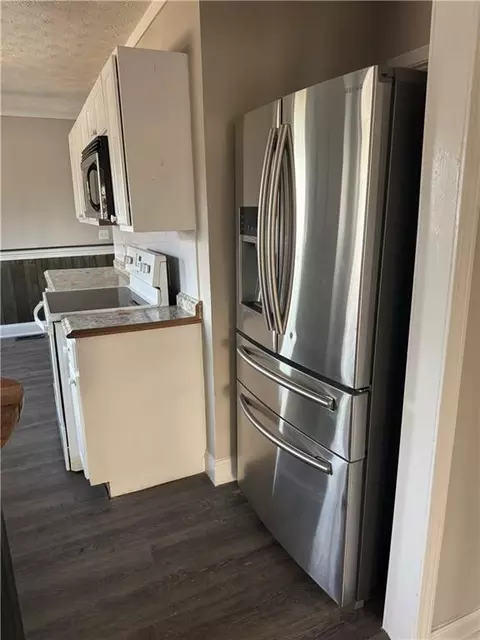 Kitchen - 35 Collins Rd, Jasper, GA 30143 photo 1 of 3