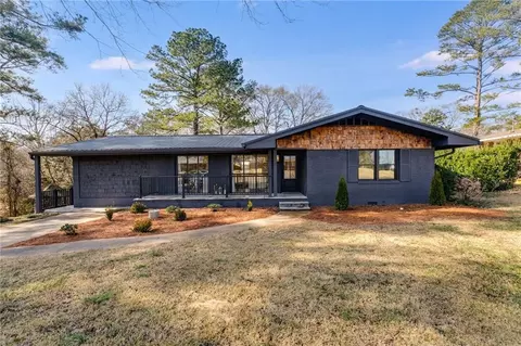 109 Lakeview Dr, Carrollton, GA 30117