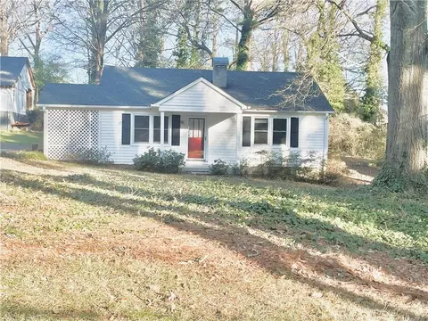 1049 Ferndale St, Stone Mountain, GA 30083