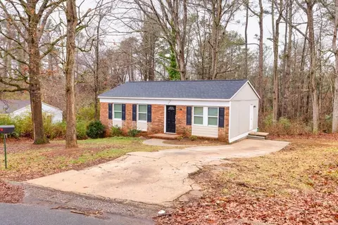 303 Martin Cir, Athens, GA 30601