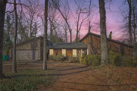 1012 Deer Chase Ct, Stone Mountain, GA 30088