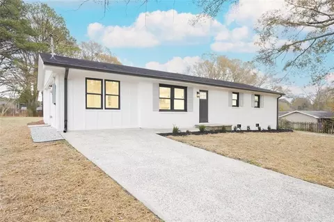 4535 Ridgeview Dr, Powder Springs, GA 30127
