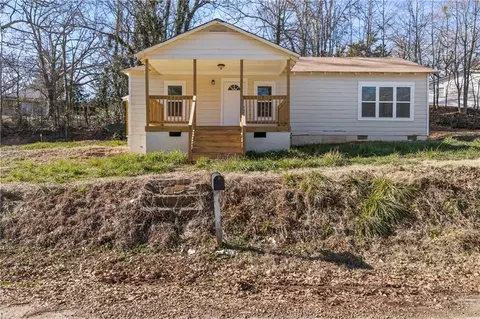 108 Hill Pl, Toccoa, GA 30577