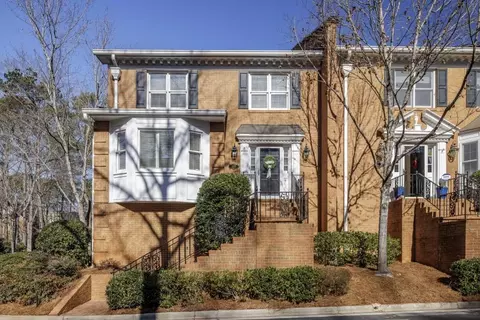 5402 Trentham Dr, Dunwoody, GA 30338
