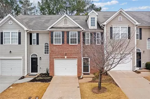 438 Lantern Wood Dr, Scottdale, GA 30079