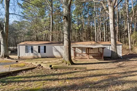 5381 Groovers Landing Rd SE, Acworth, GA 30101