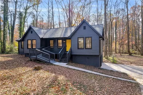 281 Deer Trace Dr, Mcdonough, GA 30253