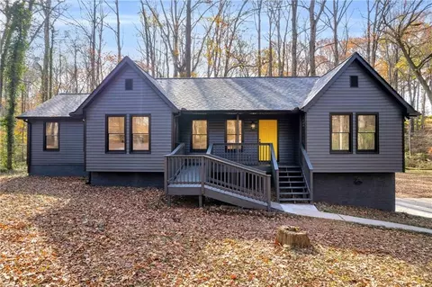 281 Deer Trace Dr, Mcdonough, GA 30253 photo 2