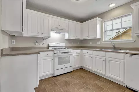 415 Gresham Dr, Stockbridge, GA 30281 photo 8