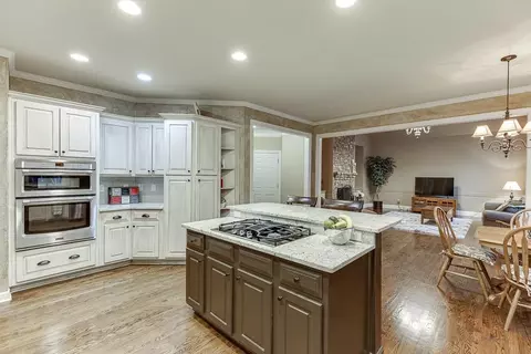 Kitchen - 3323 Glen Devon Ln, Berkeley Lake, GA 30096 photo 2 of 8