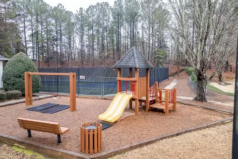 Exterior - 3323 Glen Devon Ln, Berkeley Lake, GA 30096 photo 10 of 11
