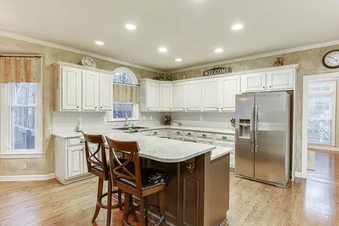 Kitchen - 3323 Glen Devon Ln, Berkeley Lake, GA 30096 photo 5 of 8