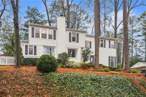 1992 Walthall Dr NW, Atlanta, GA 30318