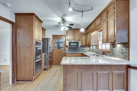 1833 Queens Way, Chamblee, GA 30341 photo 9