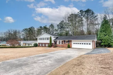 1833 Queens Way, Chamblee, GA 30341 photo 3