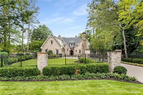 4706 Powers Ferry Rd, Atlanta, GA 30327