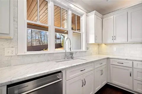 Kitchen - 113 Brookfield Ct SE, White, GA 30184 photo 4 of 8