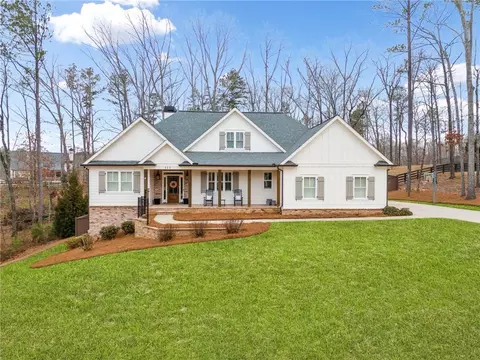 113 Brookfield Ct SE, White, GA 30184